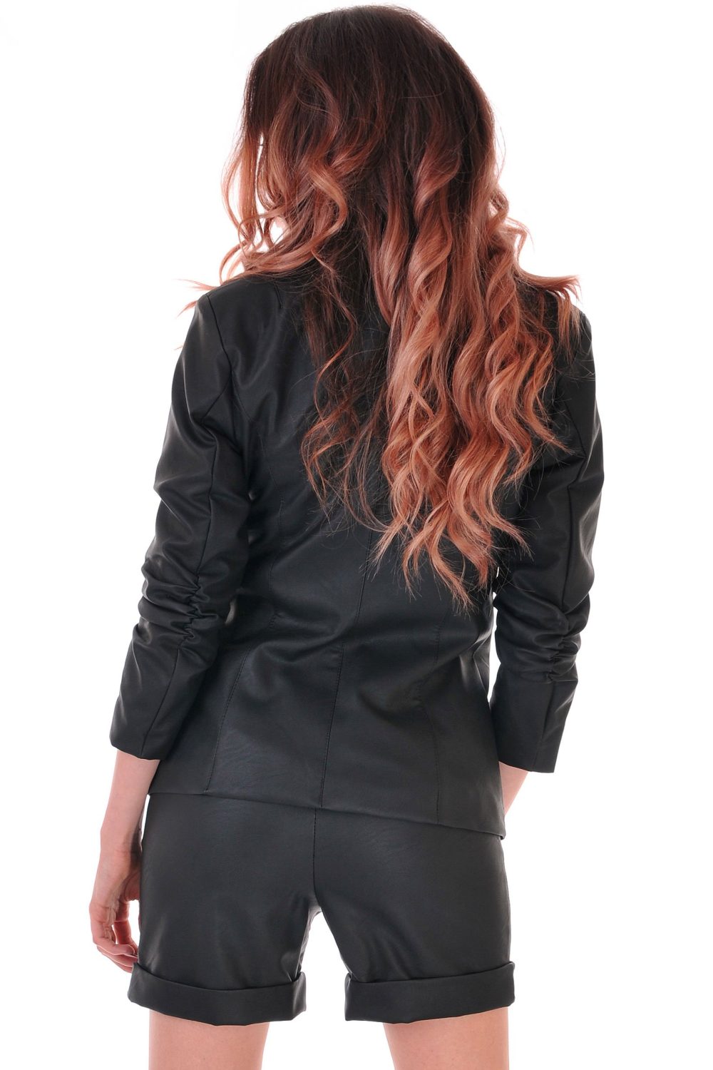 Кожено сако с набор на ръкавите