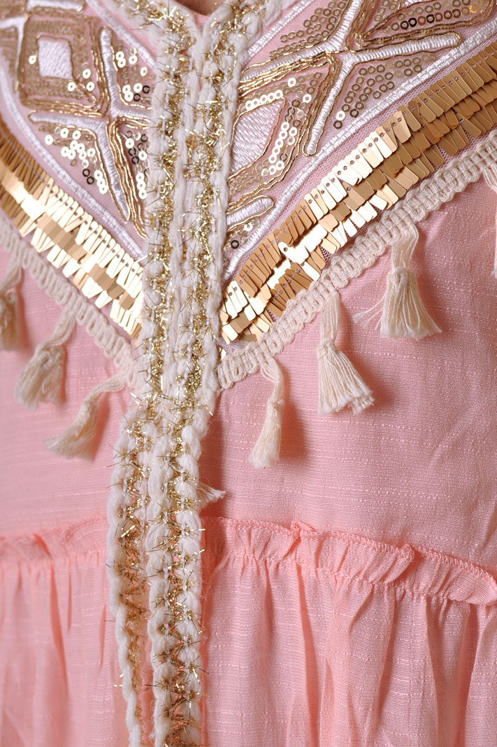 Разкроена лятна рокля в розово