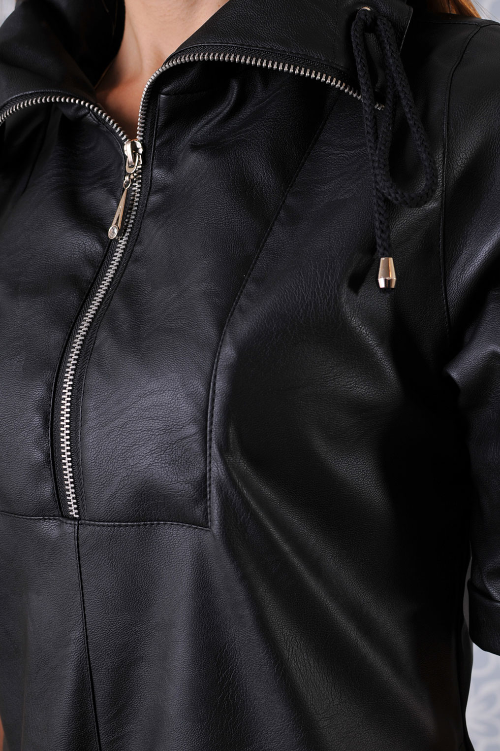 Черна кожена рокля със свободна кройка Rubin