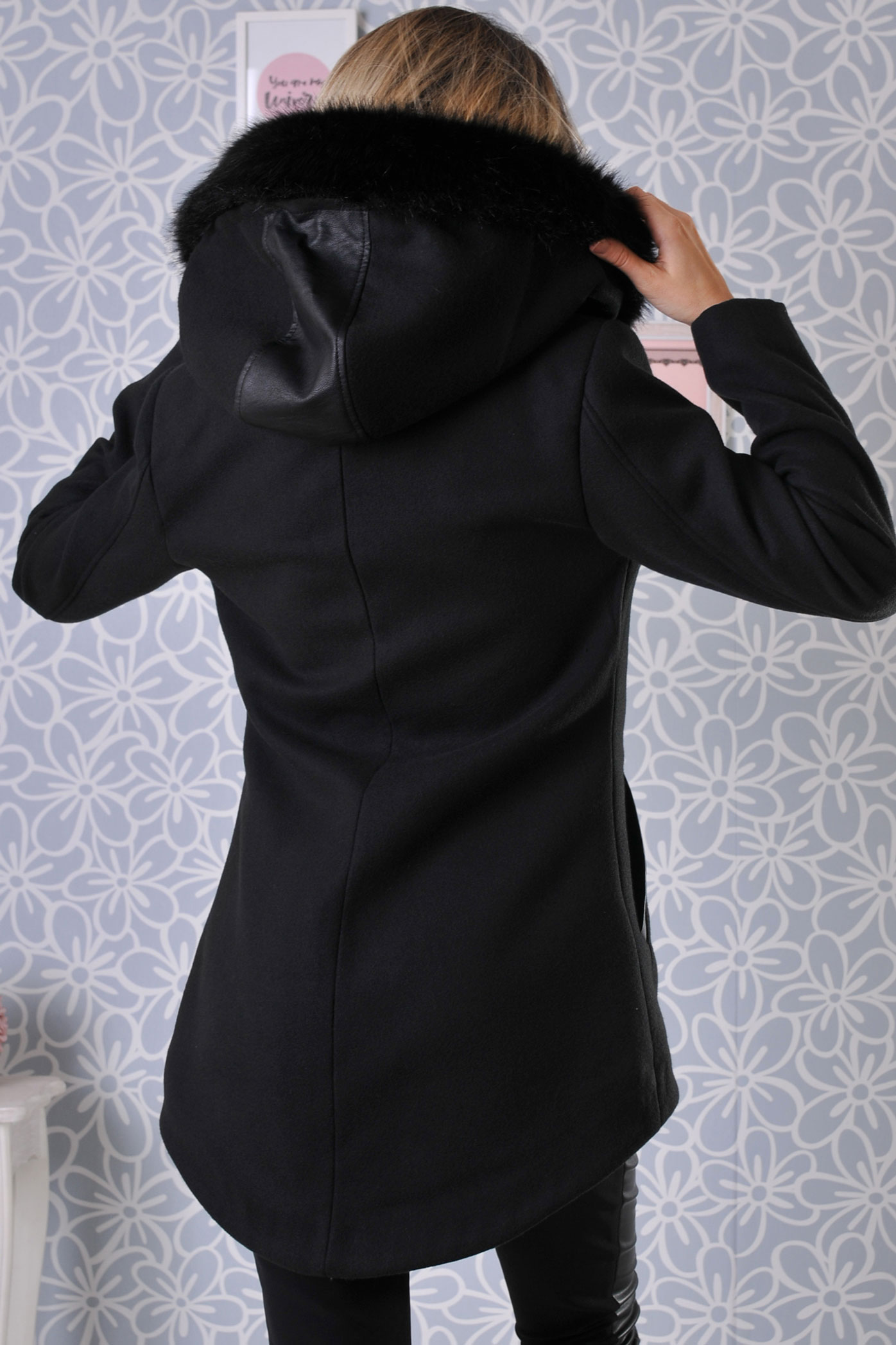 Тренч-топ с качулка и еко-косъм Maddox