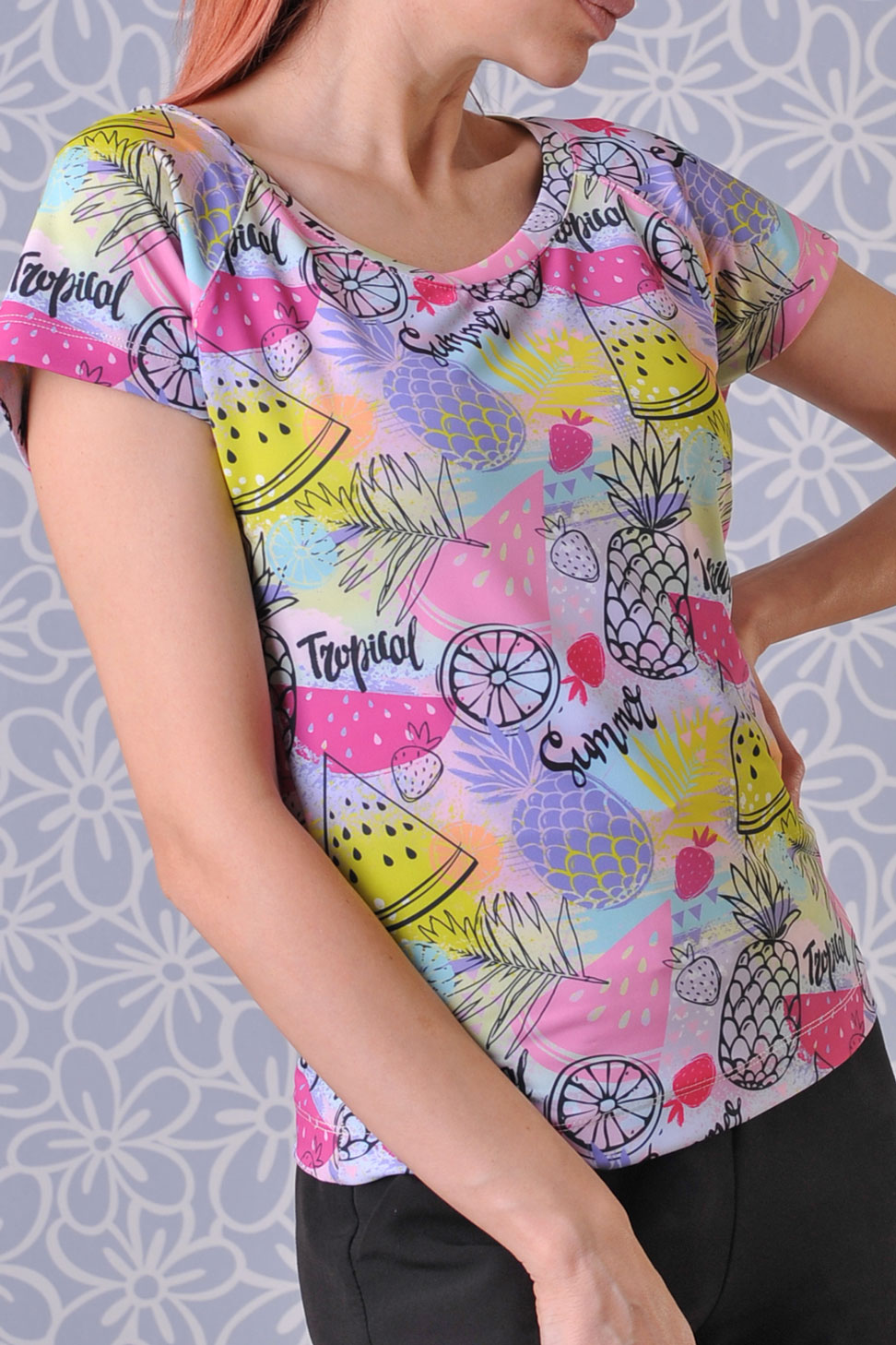 Блуза-тениска с тропически плодове