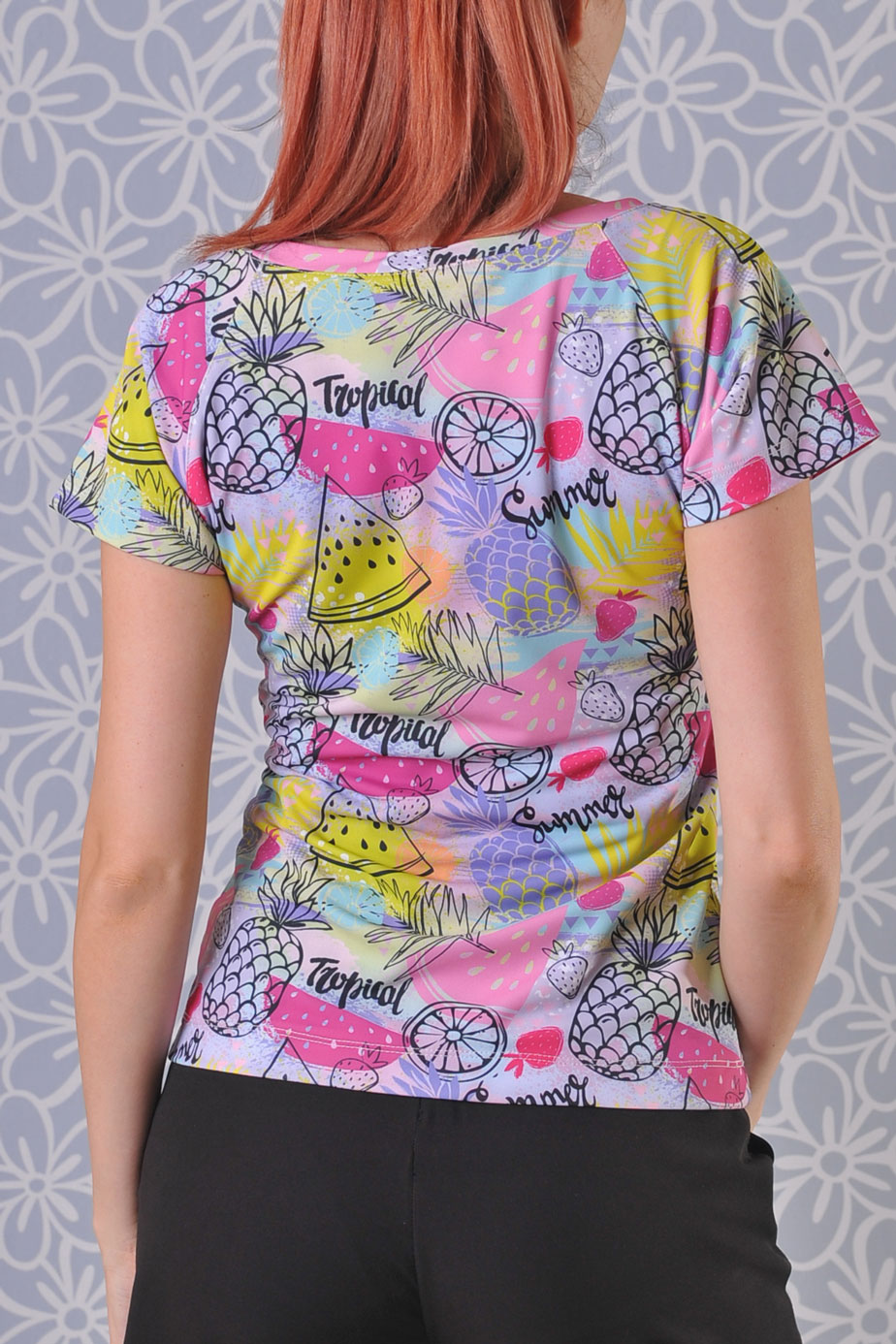Блуза-тениска с тропически плодове