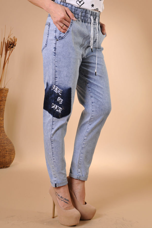 Еластични дамски дънки с връзка в талията