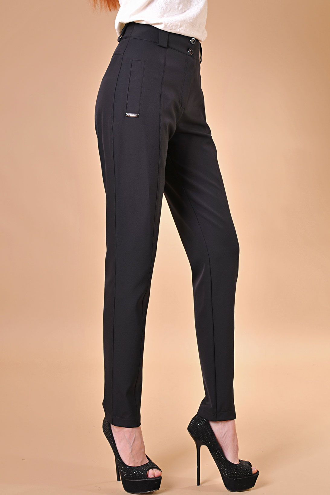 Дамски офис костюм – сако от жакард и черен панталон