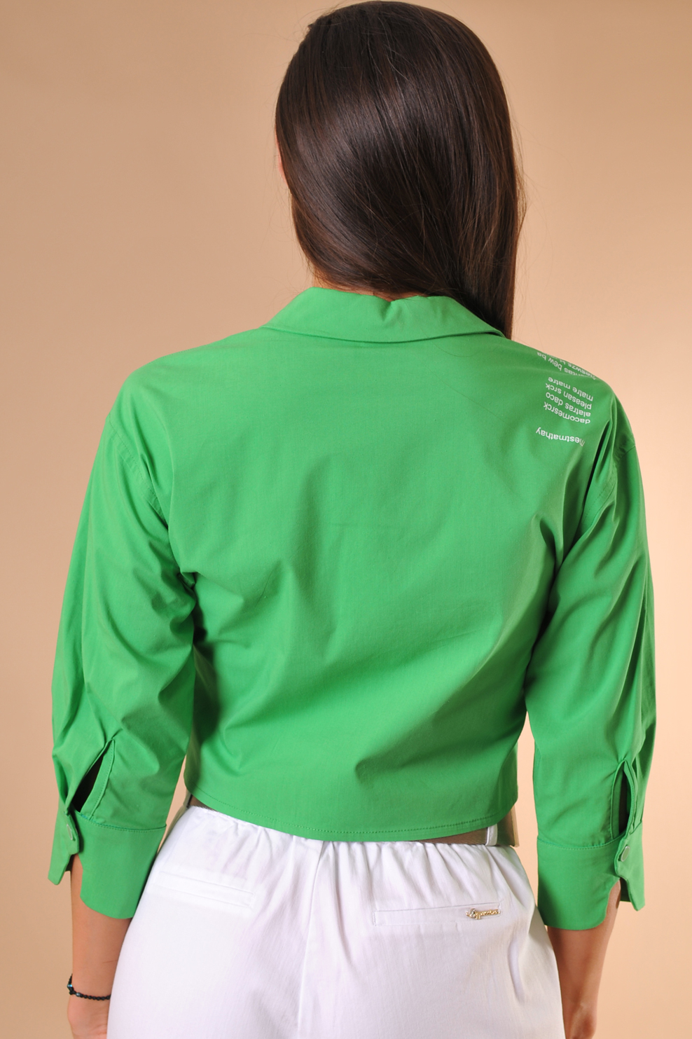 Дамска къса риза в зелено