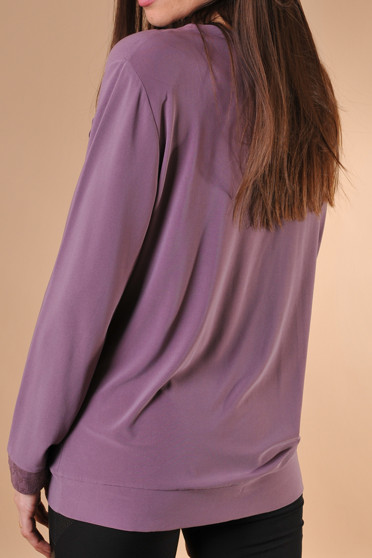 Дамска блуза с дантела отпред